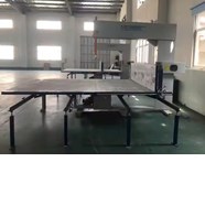 Máy cắt xốp đứng 