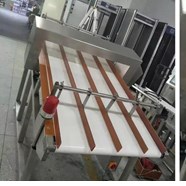 Máy dò kim loại thực phẩm có thể điều chỉnh độ chính xác cao dành cho phô mai 