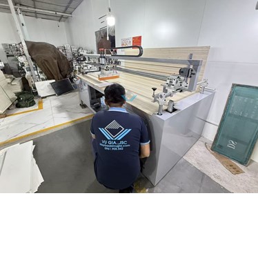 may in lua thung carton (kho in 1000 x 2000mm ) ivgs-2400 hinh 1