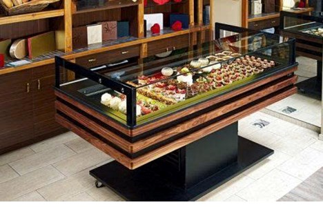 tu trung bay banh teos t form hinh 3