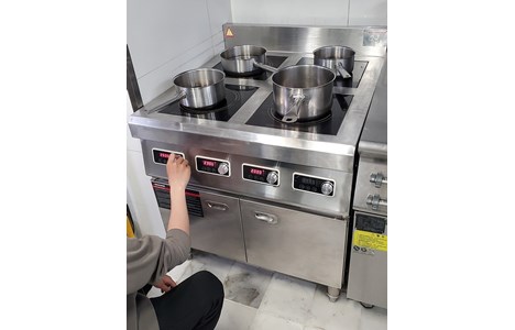 bep tu cong nghiep 4 mat co tu de do inducook id-bd4m3500w hinh 3