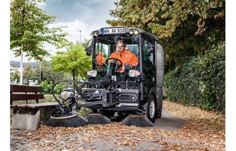 xe quet rac do thi karcher mc 130 hinh 2