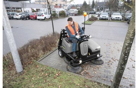 xe quet hut ngoi lai karcher km 125/130 r d+kssb  hinh 2