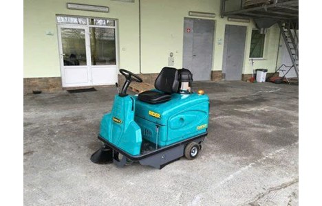 xe quet rac ngoi lai eureka floor sweeper rider 1201 eb hinh 2
