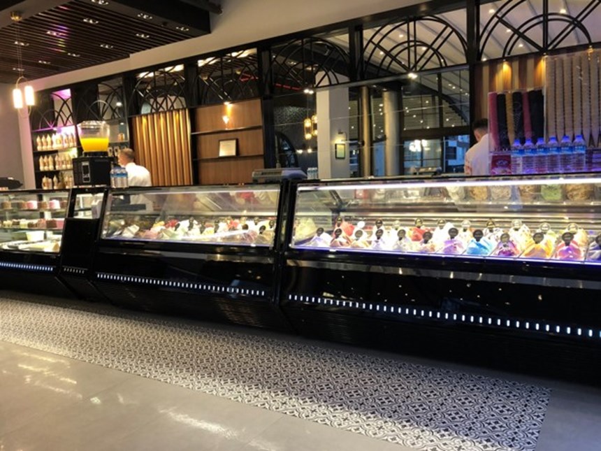 tu trung bay kem gelato prisma hinh 6