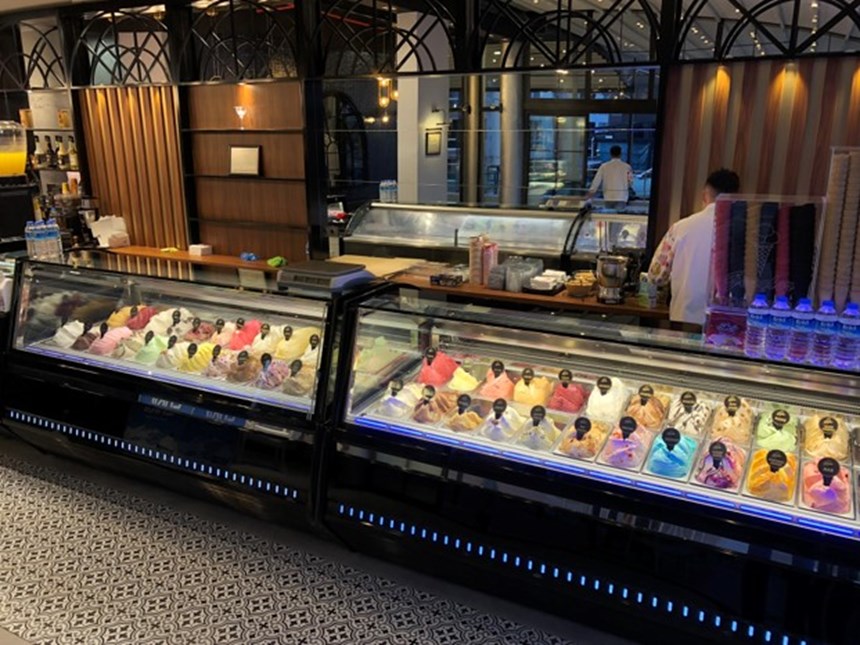 tu trung bay kem gelato prisma hinh 5