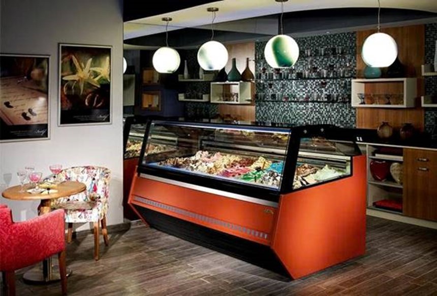 tu trung bay kem gelato prisma hinh 4