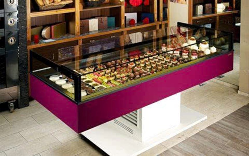 tu trung bay banh teos t form hinh 2