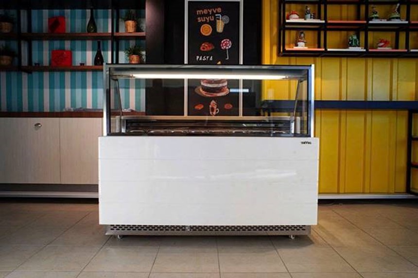 tu trung bay kem gelato baroque slm hinh 2